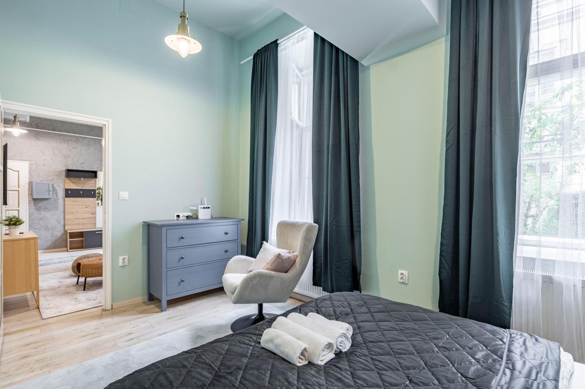 Hidden Gem With Terrace On The Andrassy Fashion Road Apartment Budapest Exterior photo